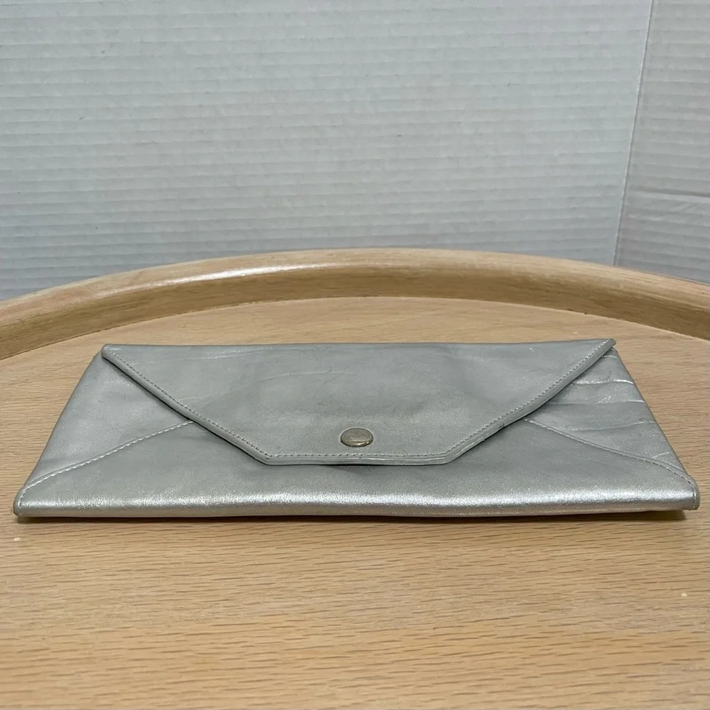 Sobella Silver Metallic Leather Clutch Cocktail Party Wedding Prom Minimalist